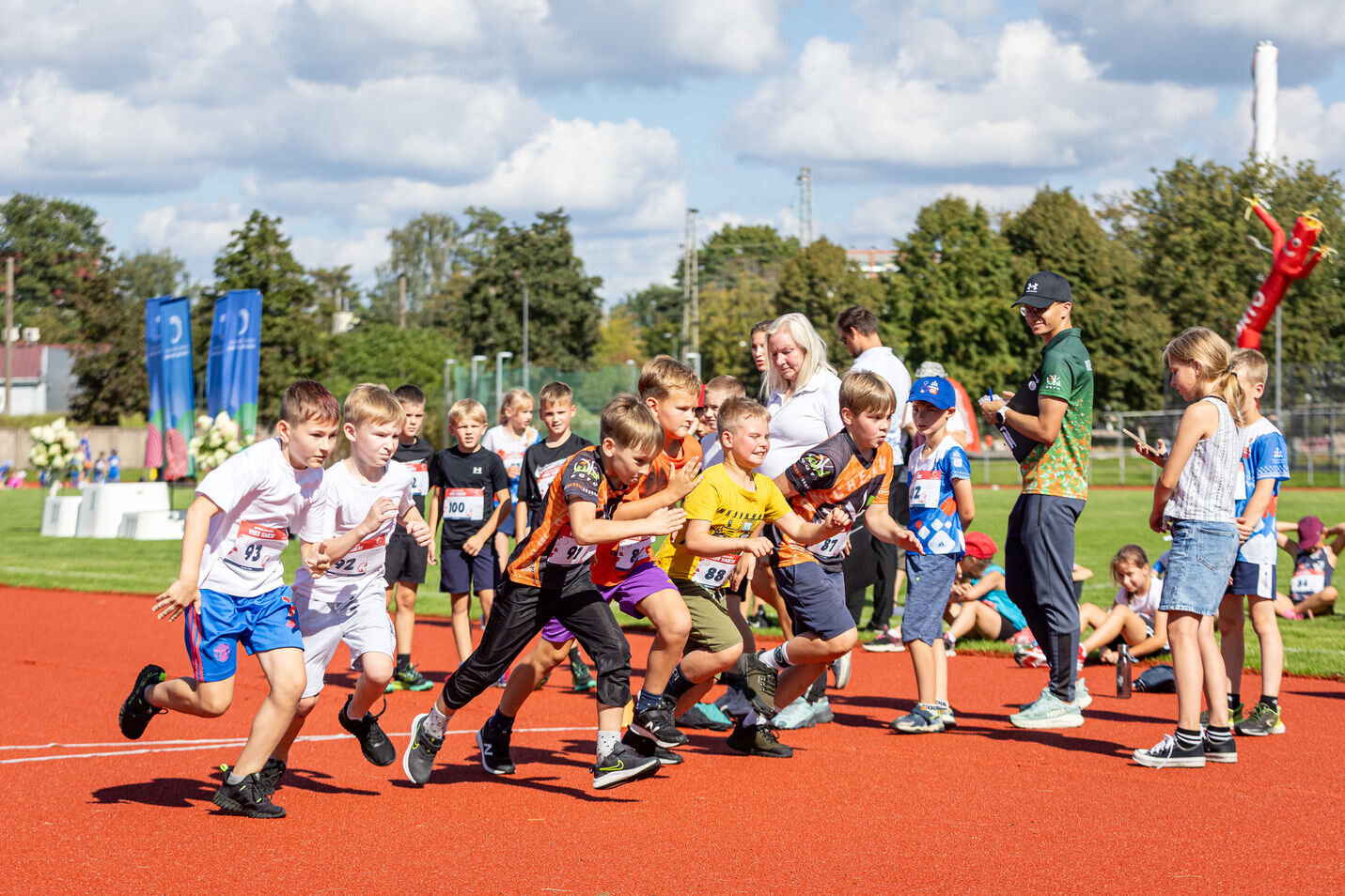 Enerģisks starts septembrim - aizvadīts pirmais Ogres novada sporta centra sporta festivāls "Viss saies" 