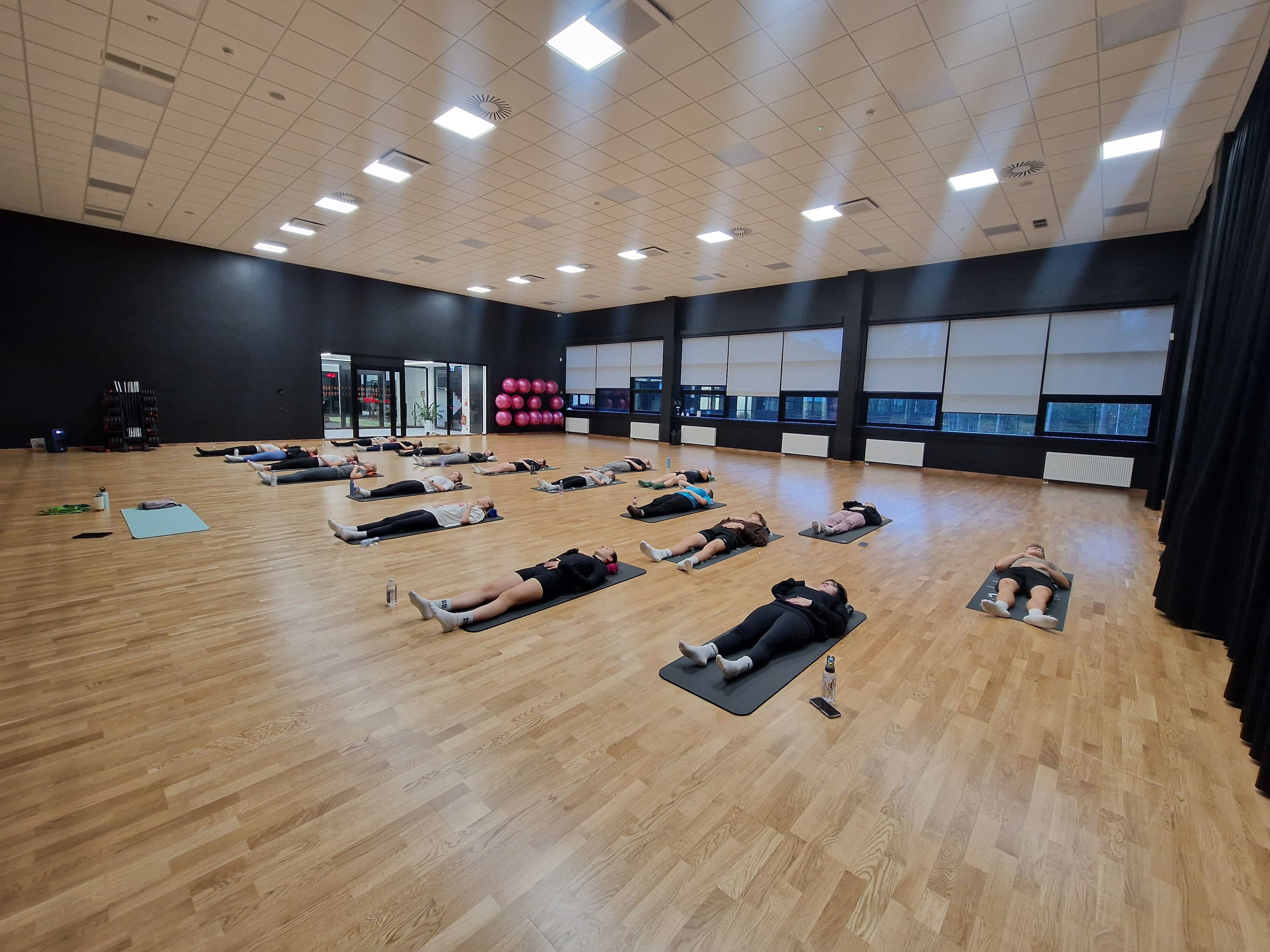 Pilates un apzinātība interešu izglītības nodarbības 10. klasei – harmonija ķermenī un prātā